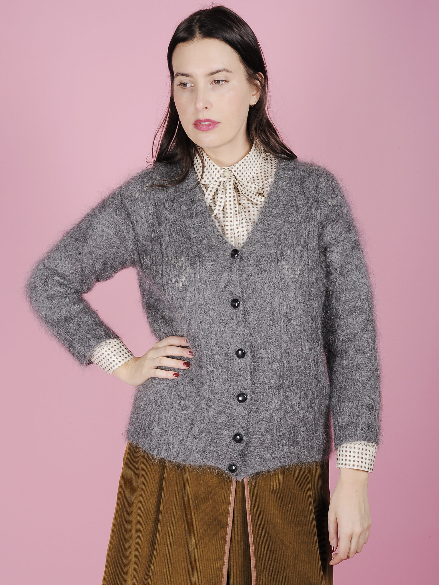 Cardigan Grigio in filato peloso – Friperie